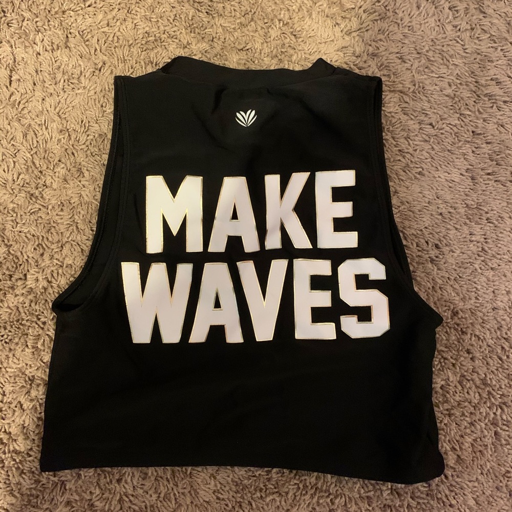 Workout tank top / crop top. “Make waves” ; sz M.